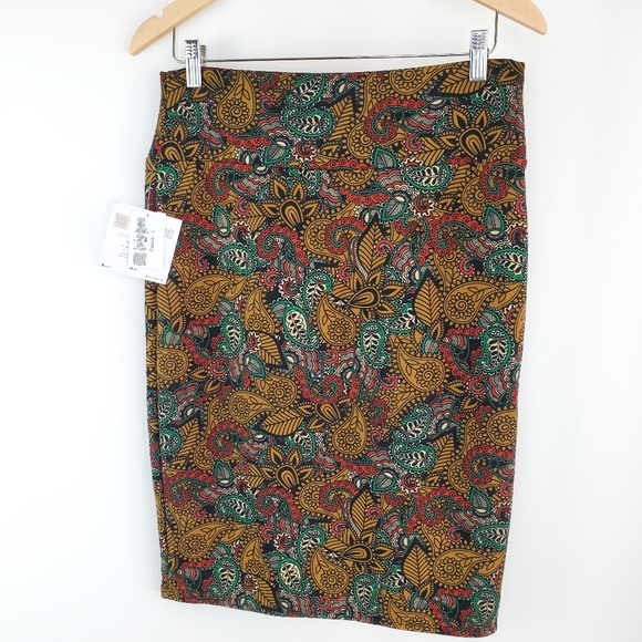 NWT Lularoe L Cassie skirt